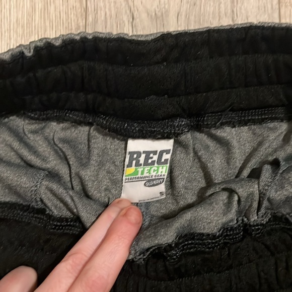 Old Navy Athletic Shorts - Picture 3 of 8